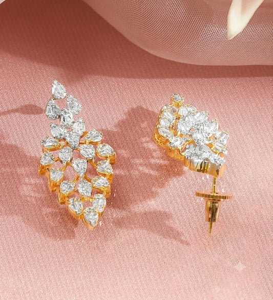 The Royal Radiance: Gold & Diamond-Style Lattice Choker Set