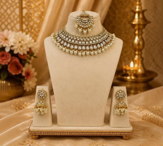 Royal Radiance — The Luxe Pearl Statement Necklace