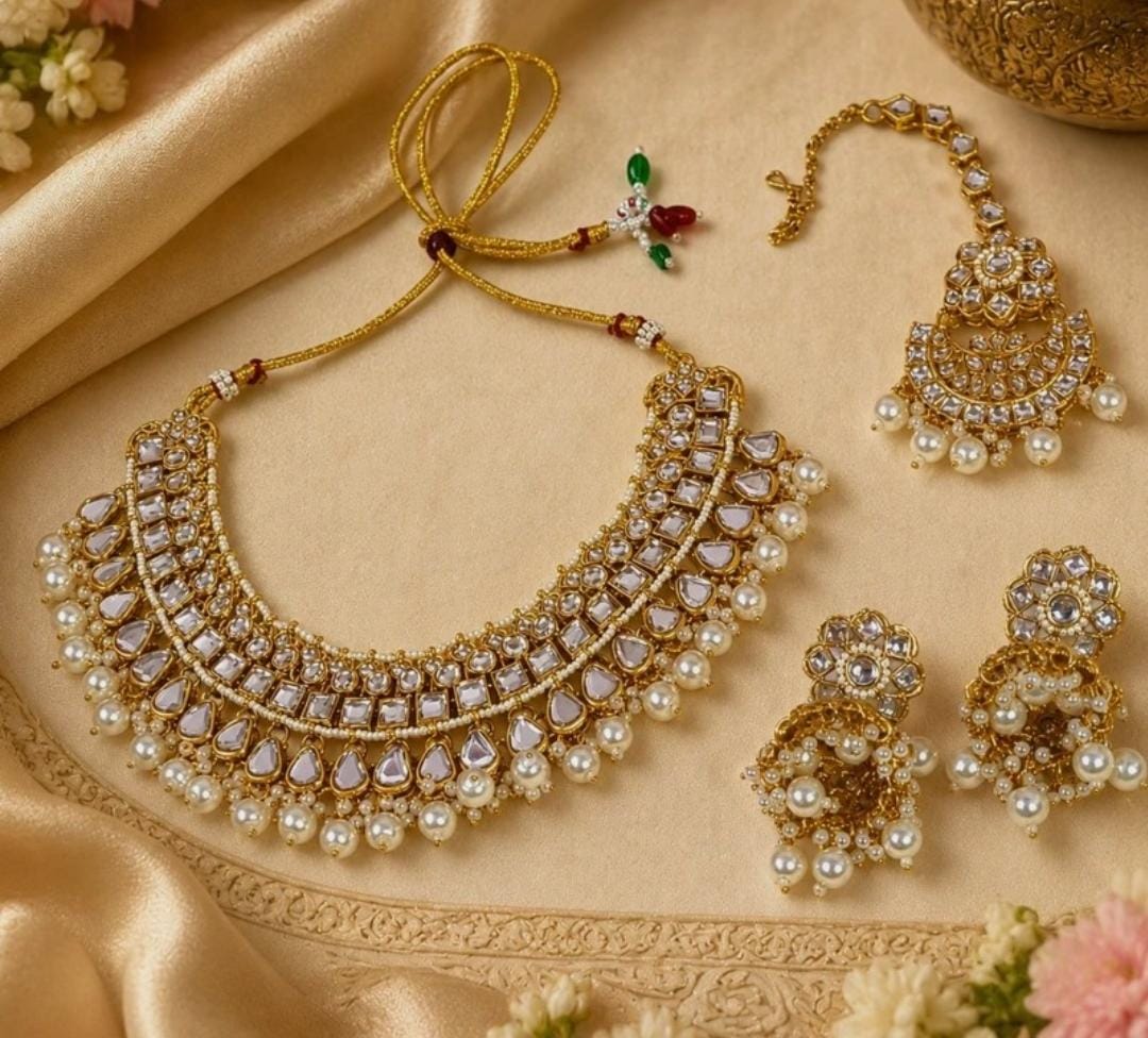Royal Radiance — The Luxe Pearl Statement Necklace