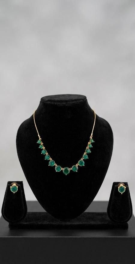 The Emerald Aura: Gold-Plated Round Gemstone Necklace Set